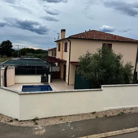 Dija Riva 1 Vakantiehuis Tar-Vabriga